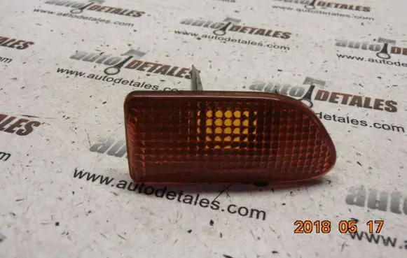 Toyota Avensis T220 Front fender indicator light