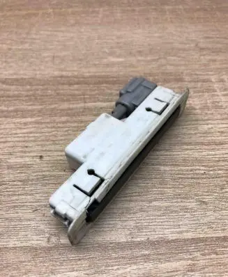 Nissan Almera N16 Other switches/knobs/shifts NissanSwitch