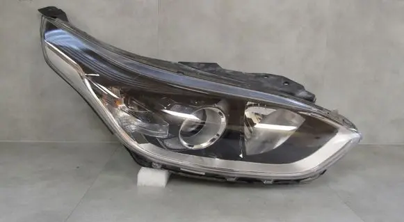 KIA Ceed Headlight/headlamp 92102J7050