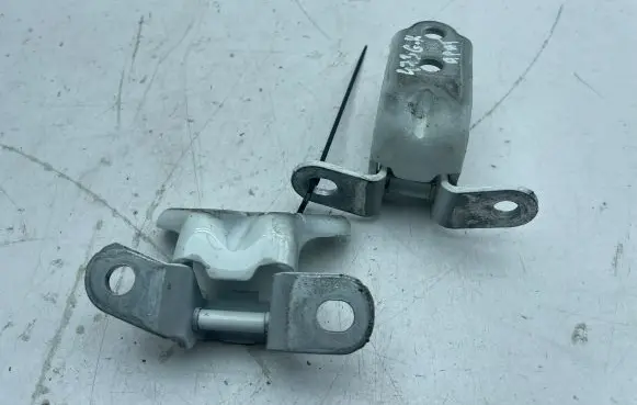 Hyundai Veloster Rear door hinge set A046057