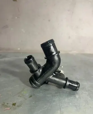Ford Kuga II Engine coolant pipe/hose DS7G8K556CC