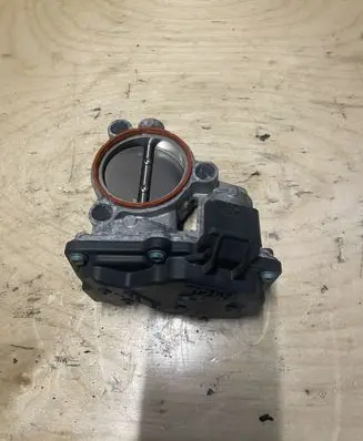Mini Clubman F54 Electric throttle body valve 7618838 A2C15022300