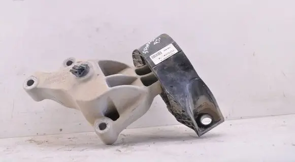 Dacia Sandero III Engine mount bracket 113752043R