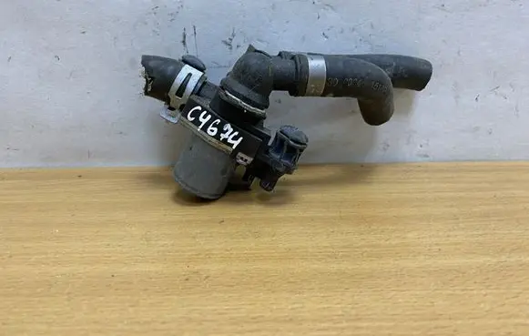 Mercedes-Benz E W210 Coolant heater control valve 0018307784 C4674