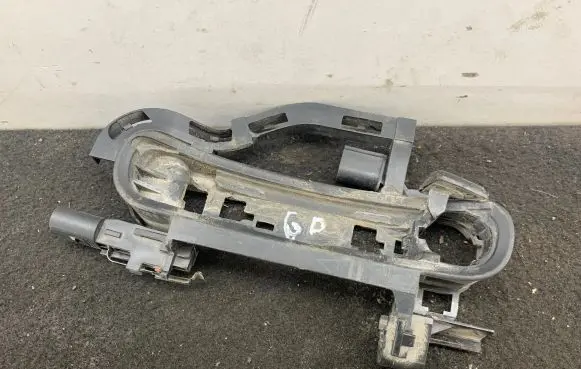 Audi A6 S6 C6 4F Rear door exterior handle/bracket 8H0959985B