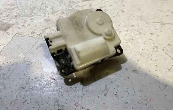 Dodge Durango Air flap motor/actuator D267DW9BA02