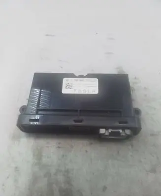Tesla Model S Hand brake control module 100761800e