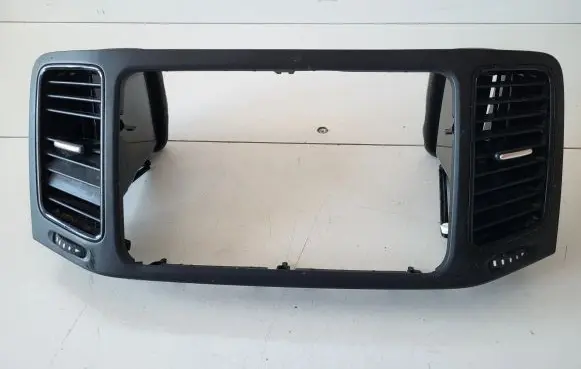 Seat Alhambra (Mk2) Dash center air vent grill 7N0858069E