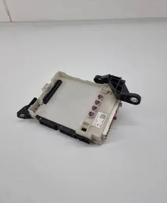 Lexus RX 450H Fuse module 8273048Z50A