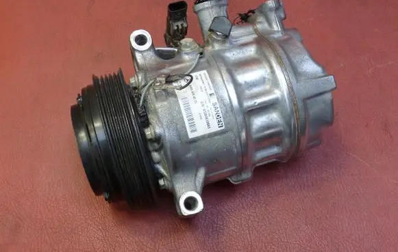 Mercedes-Benz C W205 Air conditioning (A/C) compressor (pump) A0008304500