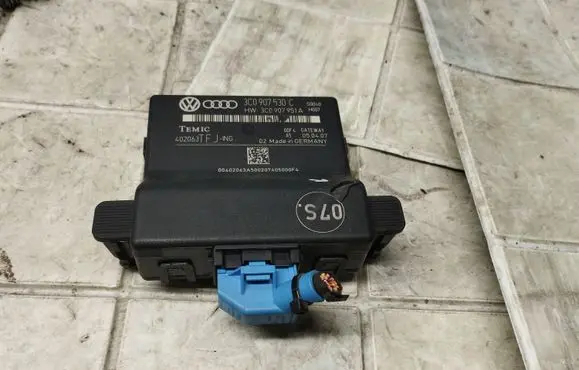 Volkswagen PASSAT B6 Gateway control module 3C0907530C 3C0907951A