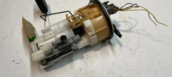 Lexus IS 200-300 In-tank fuel pump 1019615670 7702053010