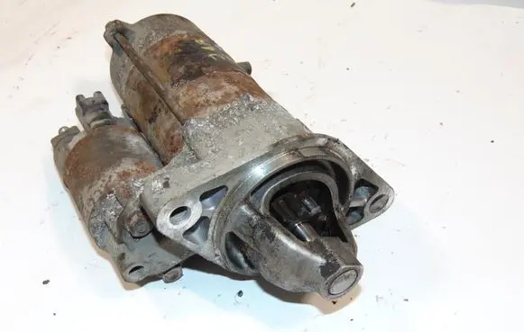 Toyota Yaris Starter motor 2810021030