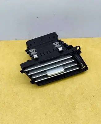 Mercedes-Benz E W212 Dashboard side air vent grill/cover trim A2128300154 06821001