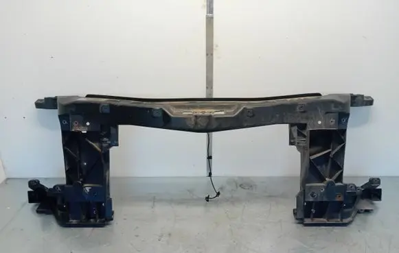 Volkswagen Crafter Radiator support slam panel