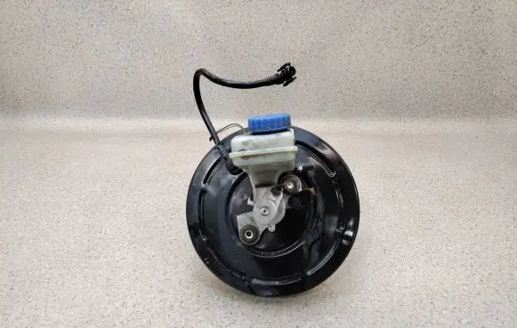 Renault Megane II Brake booster 8200157453