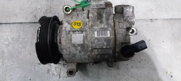 Volkswagen Golf VI Air conditioning (A/C) compressor (pump) 5N0820803F