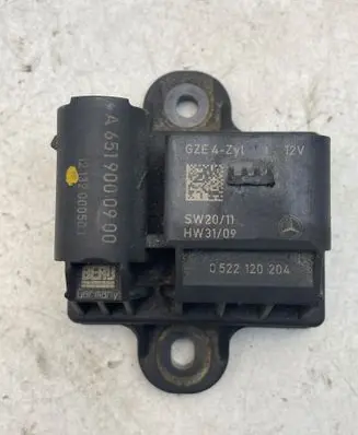 Mercedes-Benz E W212 Glow plug pre-heat relay A6519000900 12132000501