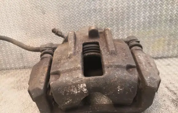 Mercedes-Benz Vaneo W414 Front brake caliper