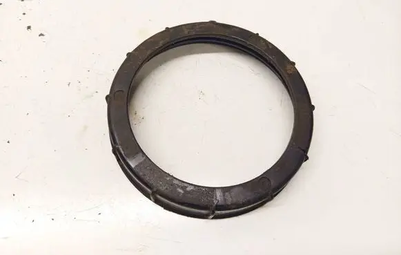 Toyota Avensis T250 In tank fuel pump screw locking ring/nut 206w