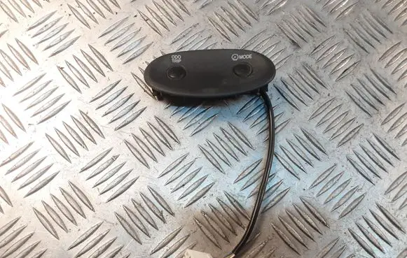 Toyota Yaris Other switches/knobs/shifts 177A03