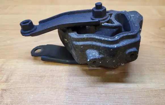 Volvo XC60 Engine mount bracket 30748173 6G926P082LB