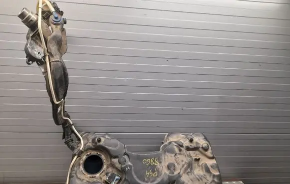 Audi Q3 F3 Fuel tank 5QF201021CT 5CF201874A