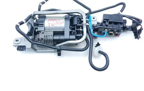 Porsche Macan (95B) Air suspension compressor/pump 95B616007B