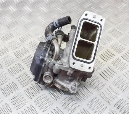 Volkswagen Golf VII Throttle valve 04L128063P 04L128059K