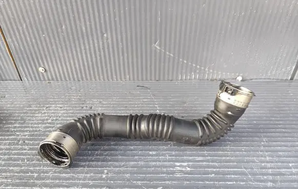 Mercedes-Benz CLA C117 X117 W117 Intercooler hose/pipe A2465200101
