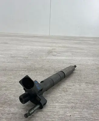 BMW 5 F10 F11 Fuel injector 8508153