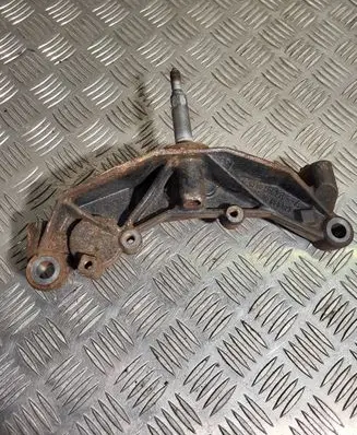 Gearbox mounting bracket