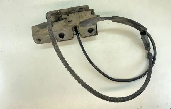 Volkswagen Cross Touran I Engine bonnet/hood lock/catch 1T1823509