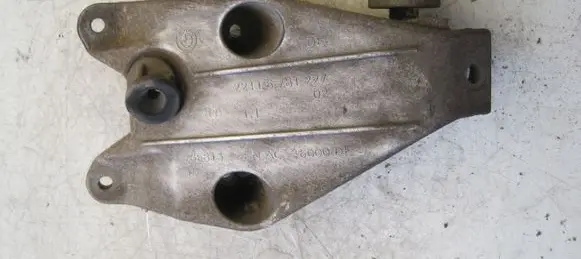 BMW 5 F10 F11 Engine mounting bracket 6781227