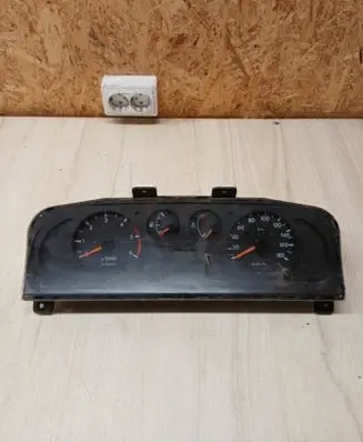 Nissan Terrano Speedometer (instrument cluster) 21000503