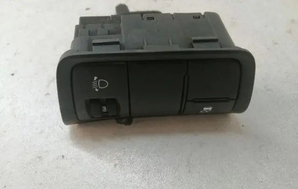 Hyundai i20 (GB IB) Headlight level height control switch 93300C8050 S31653