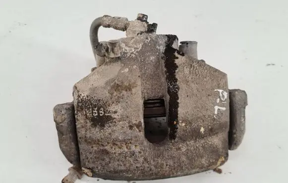 Volkswagen PASSAT B6 Front brake caliper