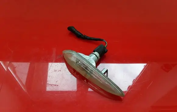 BMW X3 E83 Front fender indicator light E130675