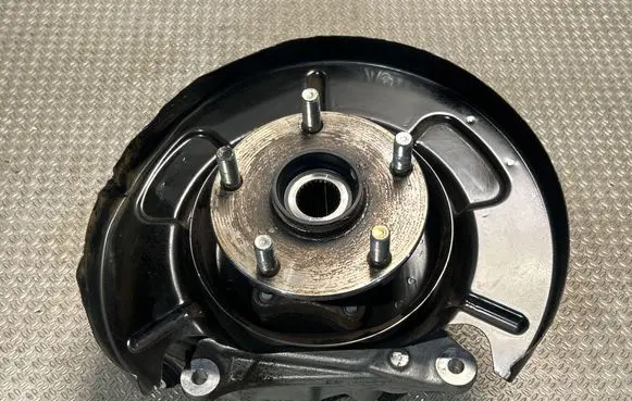 Rear wheel hub