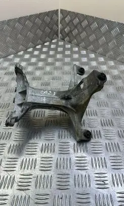 Mercedes-Benz C W205 Engine mounting bracket A2740981439