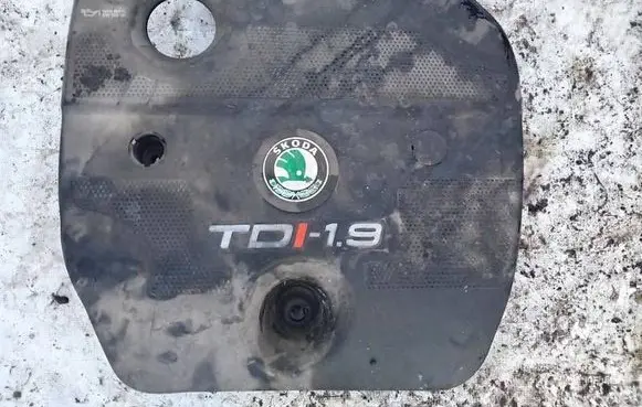 Skoda Octavia Mk1 (1U) Engine cover (trim) 038103925E 012784A