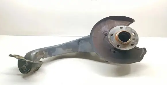 BMW 2 F46 Rear wheel hub spindle/knuckle 