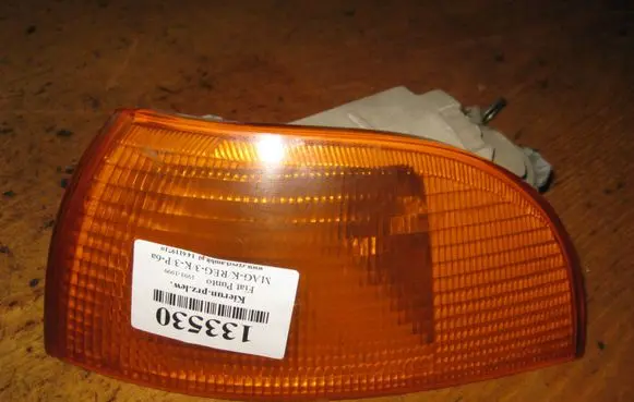 Fiat Punto (176) Front indicator light