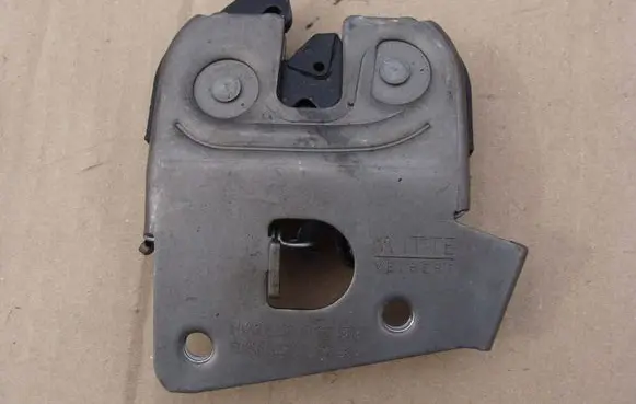 BMW 5 E60 E61 Seat back rest lock catch 7119459 7112863