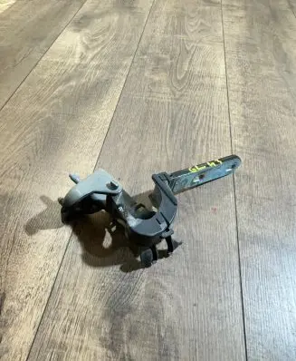 Tailgate/trunk/boot hinge