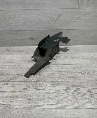 BMW 5 E39 Brake cooling air channel/duct 51718188813