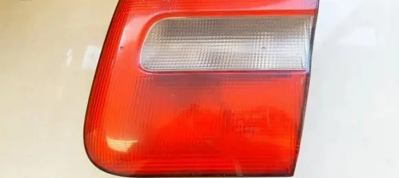 Volvo S70 V70 V70 XC Tailgate rear/tail lights 9151634 9151636
