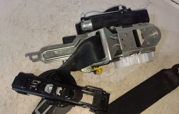 Volkswagen e-Golf Front seatbelt 5G4857706M 30484498