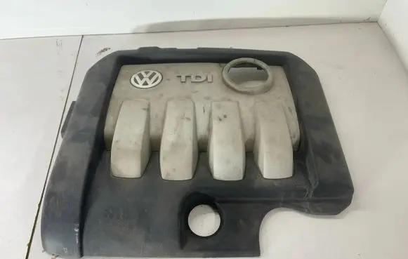 Volkswagen Touran I Engine cover (trim) 03G103925AJ 03G103925AN