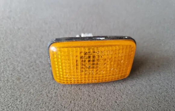 Nissan Patrol Y61 Front fender indicator light
